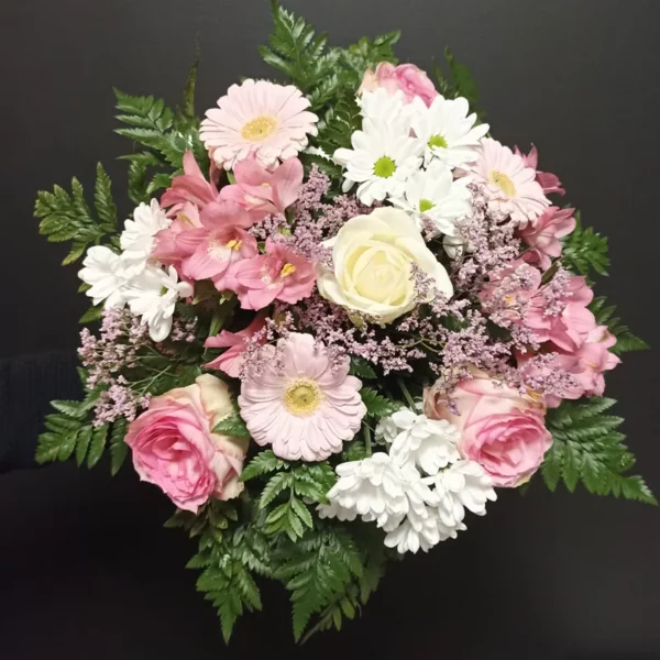 bouquet de fleurs de saison aux tons pastels